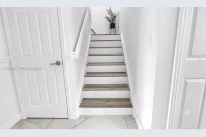 3247 NW 31st Ter, Oakland Park, FL 33309 - Photo 5