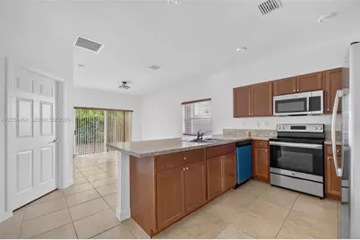 236 SE 32nd Ave, Homestead, FL 33033 - Photo 7