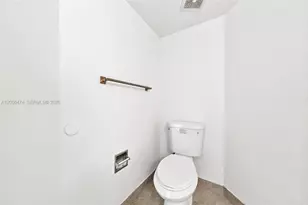 9735 Fontainebleau Blvd, Miami, FL 33172 - Photo 17