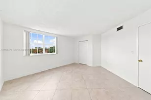 9735 Fontainebleau Blvd, Miami, FL 33172 - Photo 15