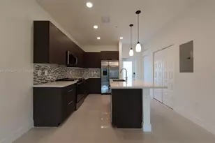 4745 NW 84th Ct, Doral, FL 33166 - Photo 5