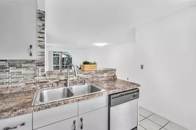 800 Sorrento Dr. #2, Weston, FL 33326 - Photo 23