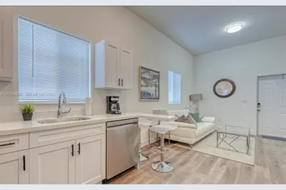 830 SE 14th St #1, Fort Lauderdale, FL 33316 - Photo 3