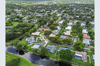 861 NW 72nd Ave, Plantation, FL 33317 - Photo 25