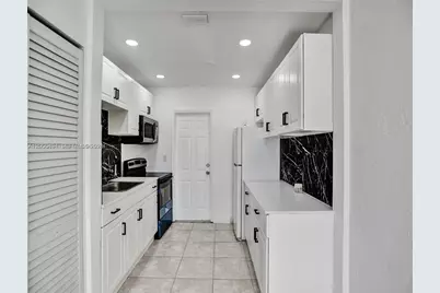 708 N 20th #1-2, Hollywood, FL 33020 - Photo 7