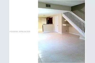 1621 Barcelona Way #6-32, Weston, FL 33327 - Photo 5