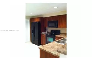 1621 Barcelona Way, Weston, FL 33327 - Photo 3