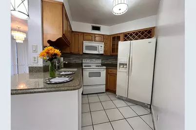 215 Lake Pointe Dr #104, Oakland Park, FL 33309 - Photo 7