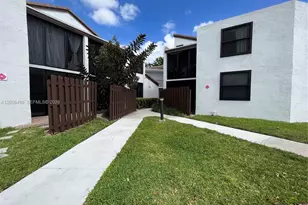 215 Lake Pointe Dr, Oakland Park, FL 33309 - Photo 17