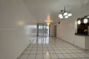 215 Lake Pointe Dr, Oakland Park, FL 33309 - Photo 5