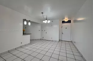 215 Lake Pointe Dr, Oakland Park, FL 33309 - Photo 7