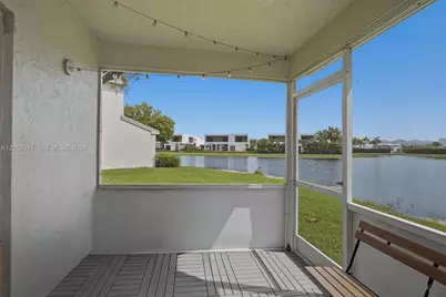 16631 Hemingway Dr, Weston, FL 33326 - Photo 27