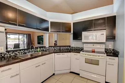 16 Via De Casas Sur #201, Boynton Beach, FL 33426 - Photo 5