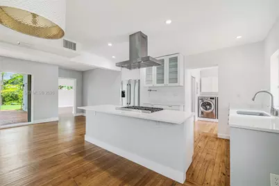 1012 NE 116th St, Biscayne Park, FL 33161 - Photo 9
