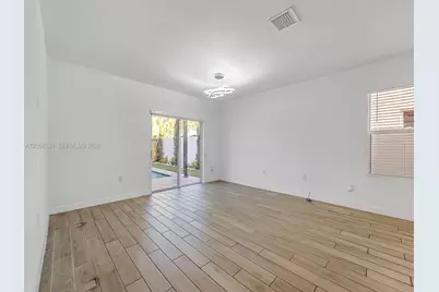 501 NE 6th Ct, Florida City, FL 33034 - Photo 17