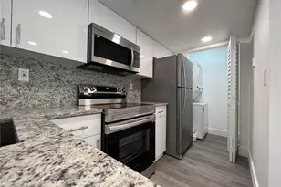 7235 NW 179th St, Hialeah, FL 33015 - Photo 9
