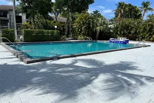 7235 NW 179th St, Hialeah, FL 33015 - Photo 43