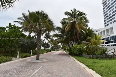 5555 Collins Ave #8K, Miami Beach, FL 33140 - Photo 1