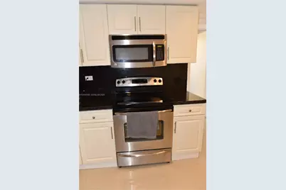 5555 Collins Ave #8K, Miami Beach, FL 33140 - Photo 31