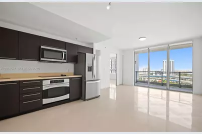 90 SW 3rd St #1608, Miami, FL 33130 - Photo 3