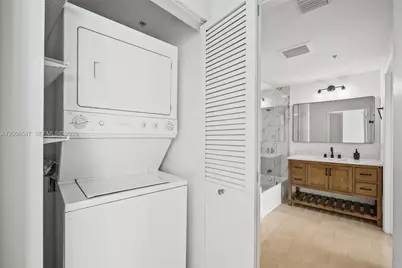 90 SW 3rd St #1608, Miami, FL 33130 - Photo 13