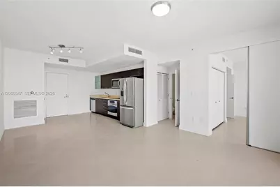 90 SW 3rd St #1608, Miami, FL 33130 - Photo 9