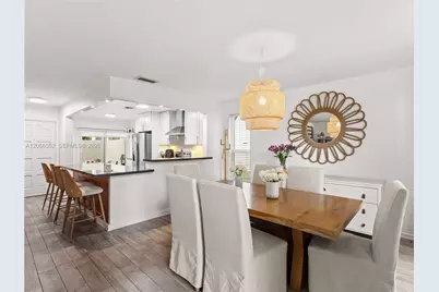10251 NW 46th St, Doral, FL 33178 - Photo 3
