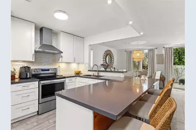 10251 NW 46th St, Doral, FL 33178 - Photo 9