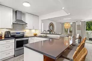 10251 NW 46th St, Doral, FL 33178 - Photo 9