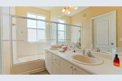 14960 SW 9th Ln #14960, Miami, FL 33194 - Photo 13