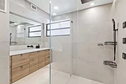 11328 NW 14th Ct, Pembroke Pines, FL 33026 - Photo 19