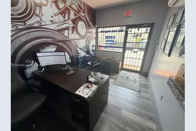 Mechanic Shop NW For Sale, Hialeah Gardens, FL 33018 - Photo 15
