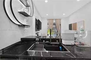 2275 SW 81st Ave, Davie, FL 33324 - Photo 11