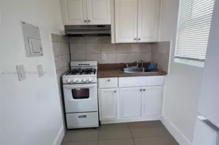 1281 NW 60th St, Miami, FL 33142 - Photo 11