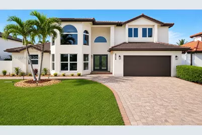 8406 NW 201st St, Hialeah, FL 33015 - Photo 3