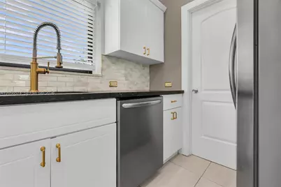 1340 NW 4th Ave, Fort Lauderdale, FL 33311 - Photo 11