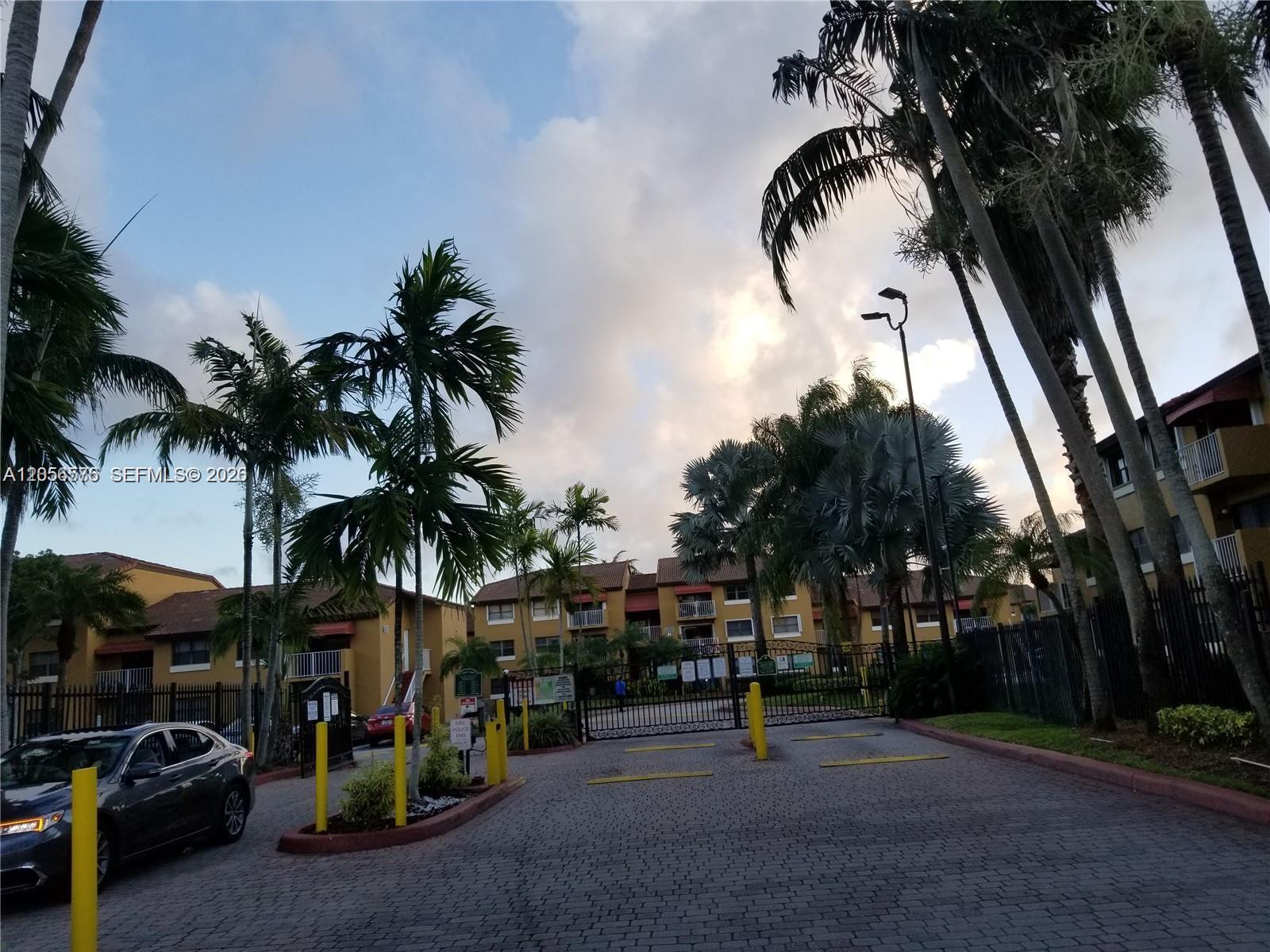 15650 SW 80th St #F-207 main architectural view
