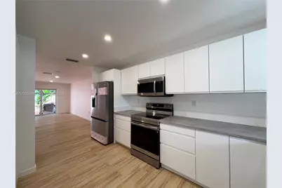 8111 SW 81st Pl, Miami, FL 33143 - Photo 13