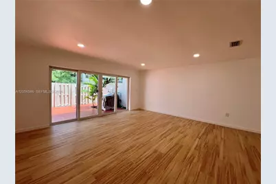 8111 SW 81st Pl, Miami, FL 33143 - Photo 17
