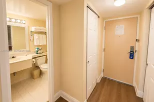 19201 Collins Ave, Sunny Isles Beach, FL 33160 - Photo 11