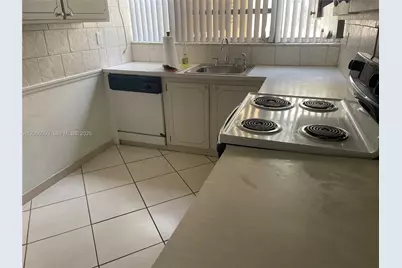 940 NE 199th St #209, Miami, FL 33179 - Photo 3