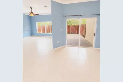 1690 SE 24th Ct, Homestead, FL 33035 - Photo 3