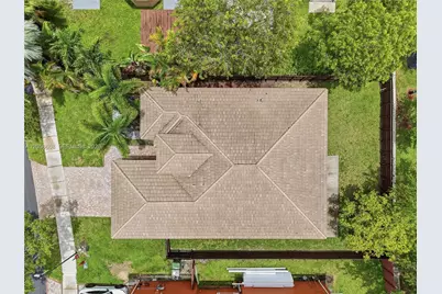 2233 SE 14th Cir, Homestead, FL 33035 - Photo 3