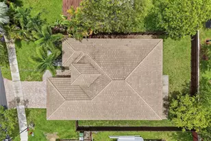 2233 SE 14th Cir, Homestead, FL 33035 - Photo 3