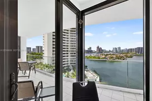 2800 Island Blvd, Aventura, FL 33160 - Photo 19
