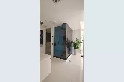 1100 Biscayne Blvd #2106, Miami, FL 33132 - Photo 27
