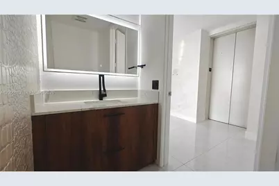 1100 Biscayne Blvd #2106, Miami, FL 33132 - Photo 17