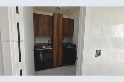 1100 Biscayne Blvd #2106, Miami, FL 33132 - Photo 15