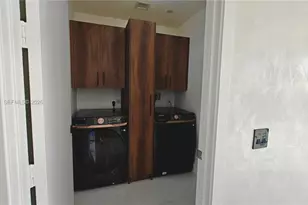 1100 Biscayne Blvd, Miami, FL 33132 - Photo 15