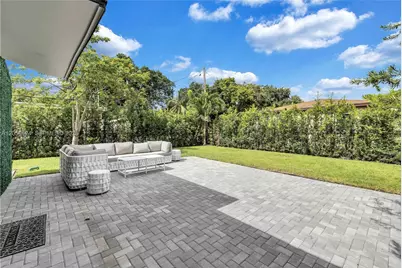 1390 NE 150th St, Miami, FL 33161 - Photo 27